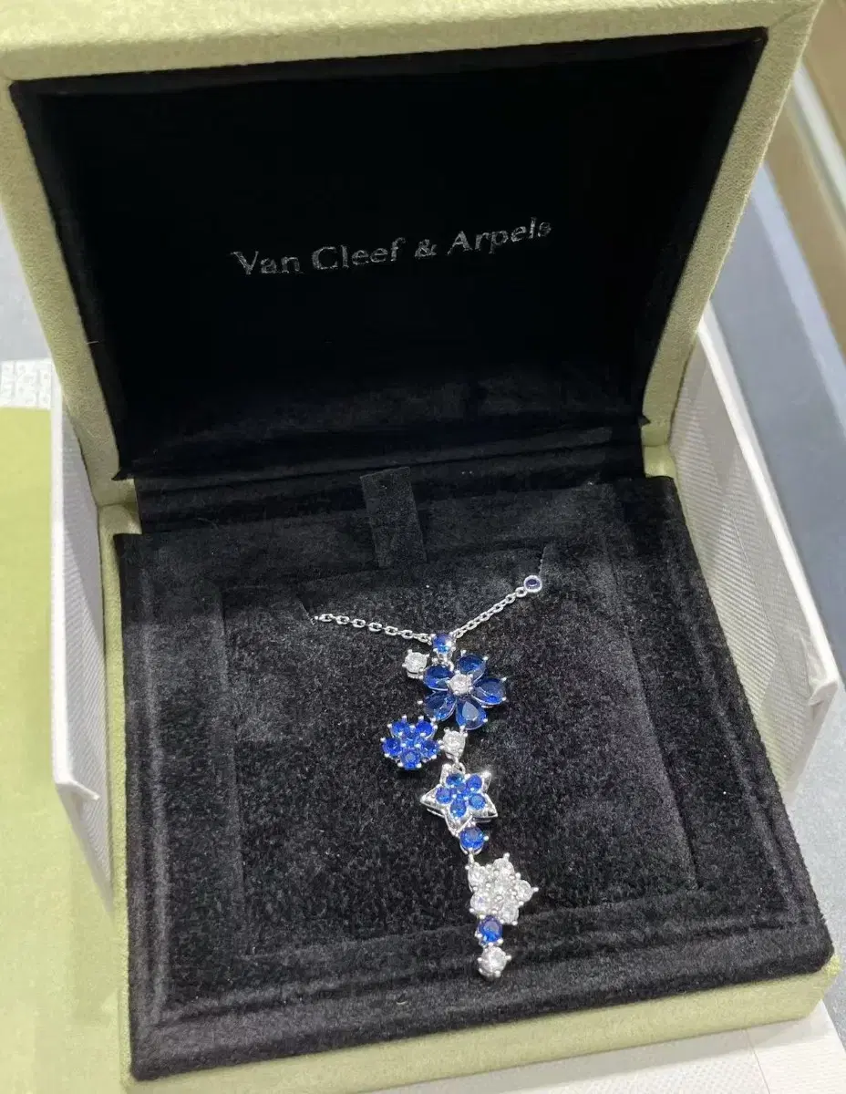 Van Cleef & Arpels목걸이